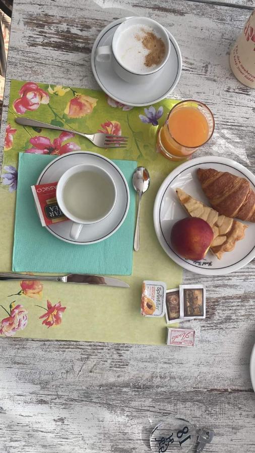 Hotel Goldene Rose ريميني المظهر الخارجي الصورة